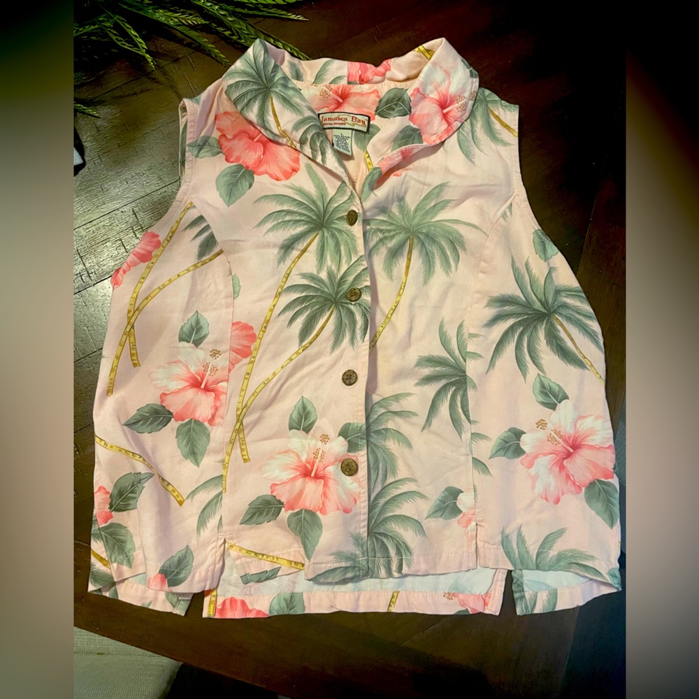 Vintage Pink green and yellow floral sleeveless button down top